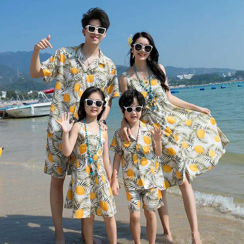 Summer Beach Family Matching Outfits Mum Daughter Floral Dresses Dad Son Cotton T-shirt+Shorts Couple Clothes Holiday Seaside W250207