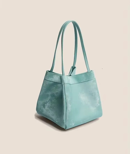 UKF 2024 New Stylish Ladies Basket Bucket Wing Bag Square Handbags Designer Shoulder Crossbody Bags For Women Bolas