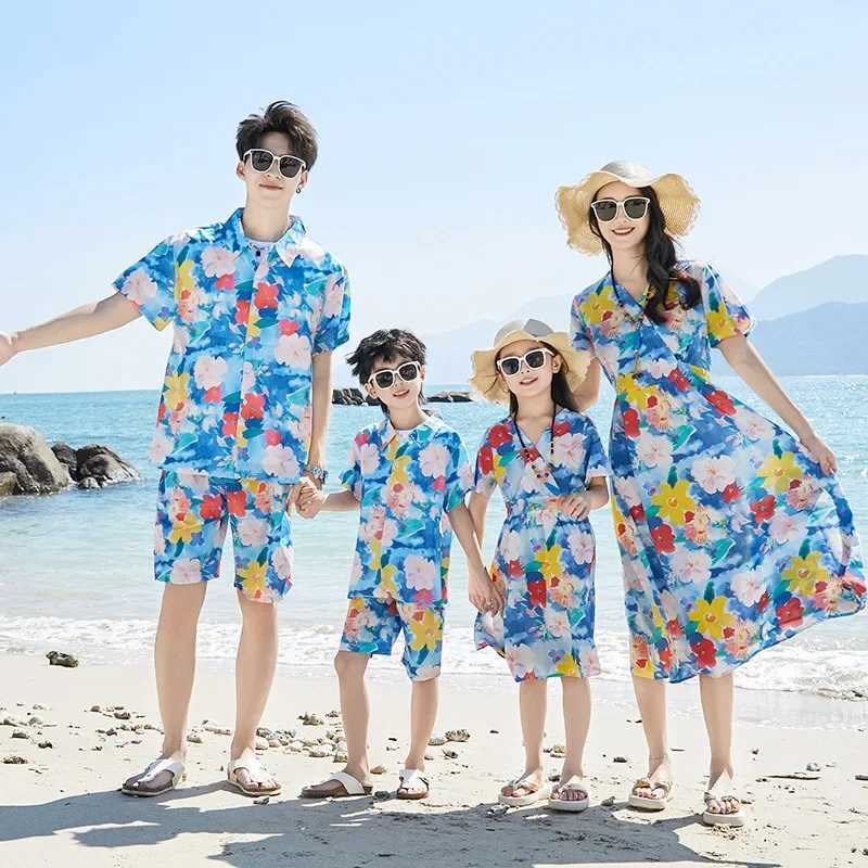 2024 Family Matching Look Dad Son Floral Shirts Two Piece Brother and Sister Beach Clothes Mom Daughter Holiday Dress Vacation W250207
