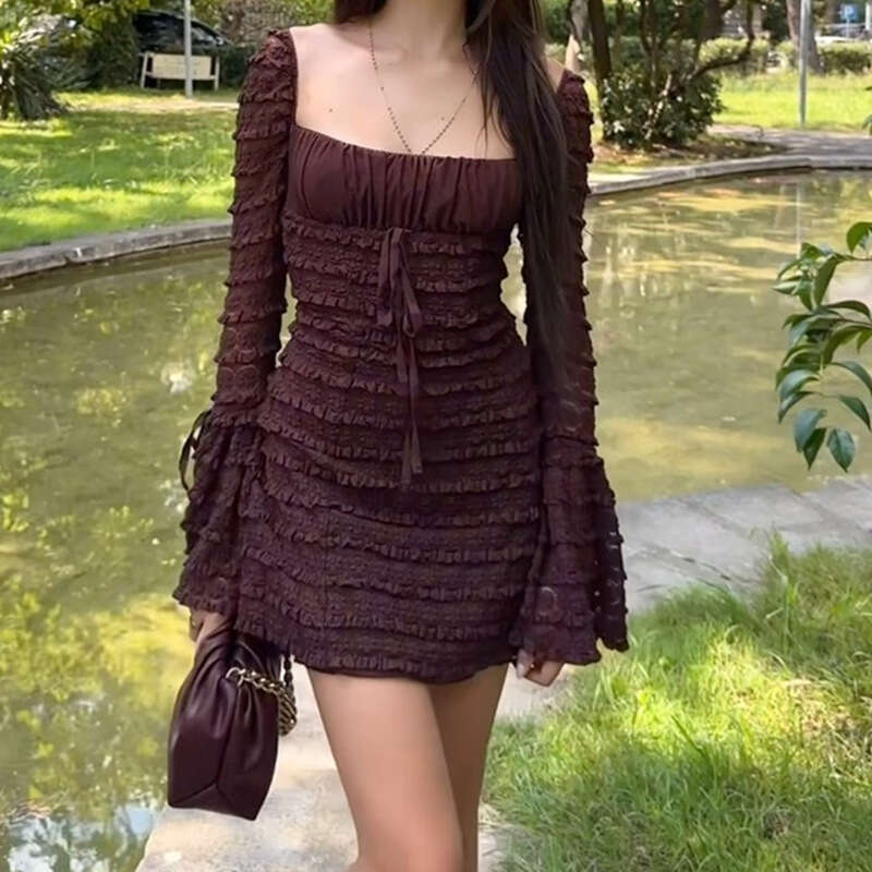 European and American women's autumn sexy square neck low cut trumpet sleeves slim fit hip hing cake skirt for women 2025 new casual versatile fa