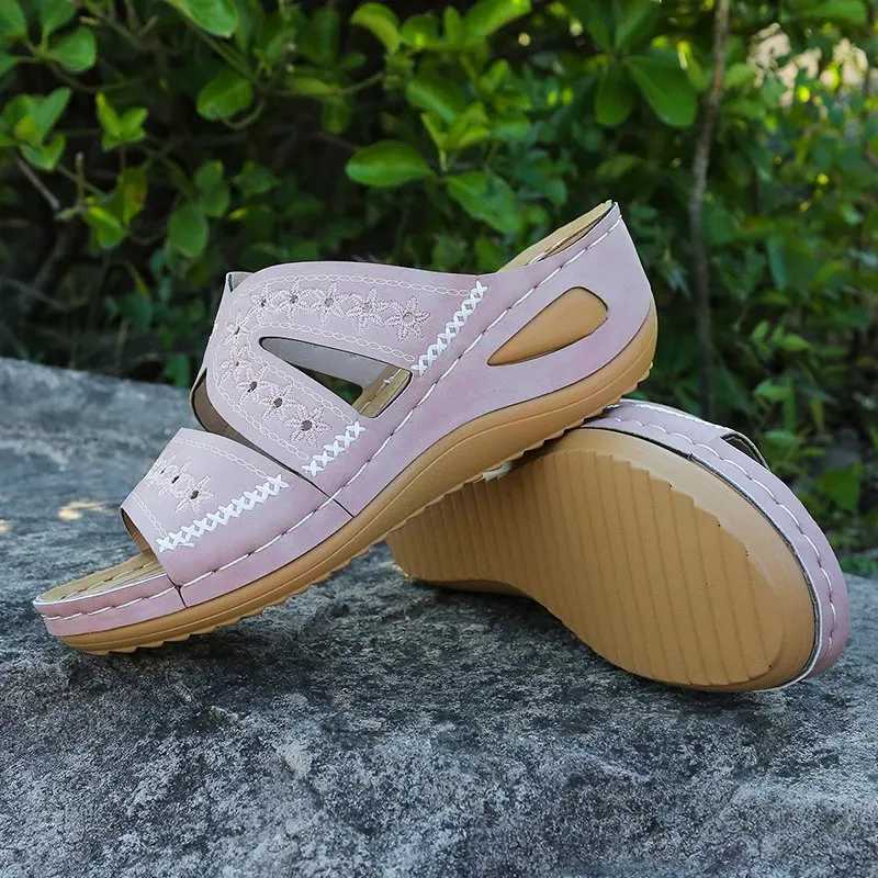 Cool slippers for women with sloping heels and fish mouth thick soles available in multiple colors with embroidered sandals forXJ250207