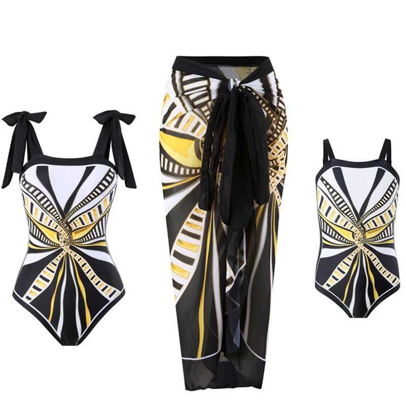 Fashion Mommy and Me Swimwear Family 2PCS Set Mother Daughter Matching Swimsuits Fashion Women Girls Bikini Mesh Skirt Clothes W250207