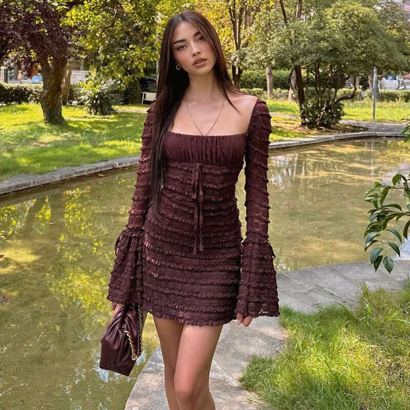 European and American women's autumn sexy square neck low cut trumpet sleeves slim fit hip hing cake skirt for women 2025 new casual versatile fa