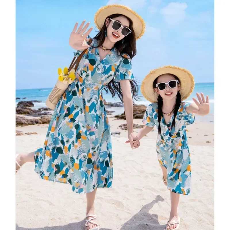 Vacation Area Couple Look Clothing Mom Daughter Dresses Dad Son Outfits SetsFamily Matching Beach Clothes Holiday Parent-child W250207