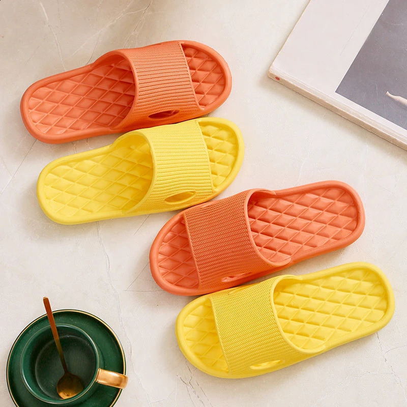 Summer Women Soft Home Slippers Couple Indoor Skid Proof Bathroom Sandals el Solid Color Men Flip Flops Flat Shoes 250120