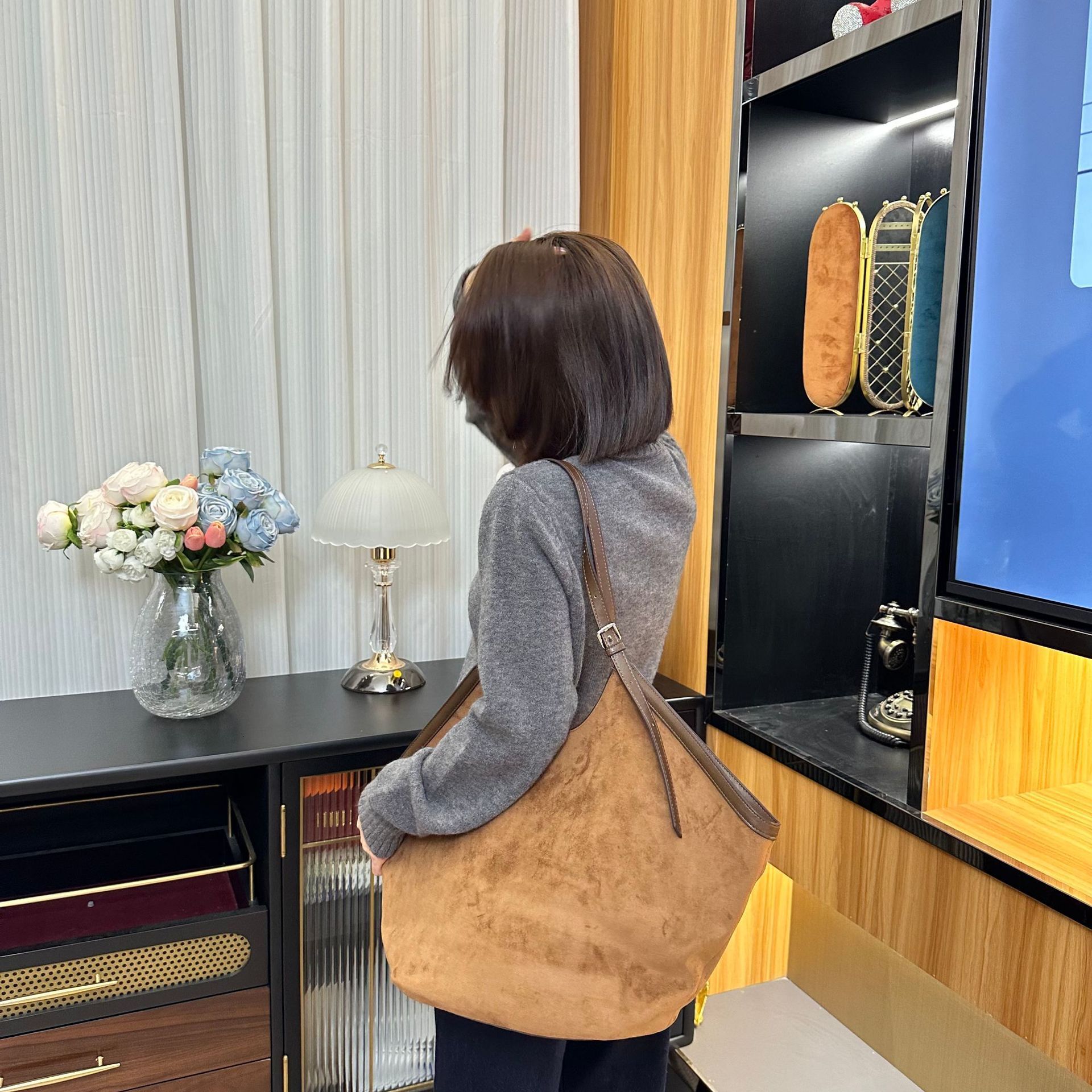 Bag Bag For Women, Lazy Style, Mother Tote Bag, Women's Winter New Large Capacity Commuting Hand-Held Shoulder Bag