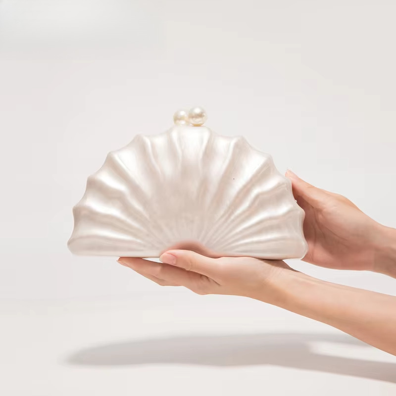 Shell Clutch Bag Acrylic Clutch Bag Women Wedding Evening Party Cute Ivory Pearl Color Purse Handbag Summer New 2024