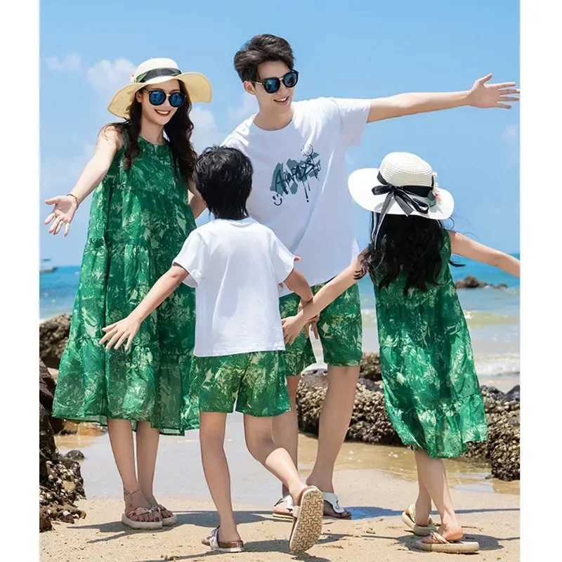 Holiday couple sleeveless dress beach father son T-shirt two-piece set family clothing vacation mother and daughter W250207