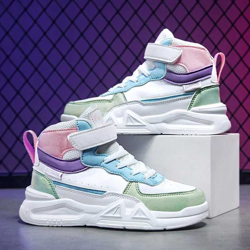 A new pair of girls sports shoes boys running shoes children small white school board middle-top skateboard casual shoes l W250207