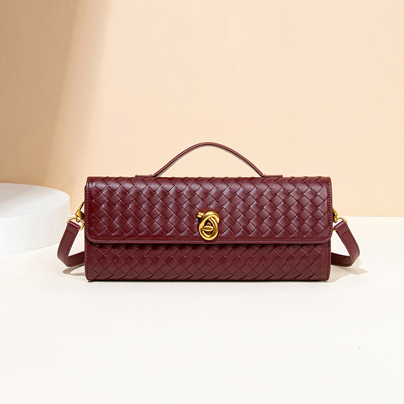 New Woven Bag Single Shoulder Crossbody Baguette Bag Niche Premium Horizontal Handheld Dinner Bag Organ Bag for Women
