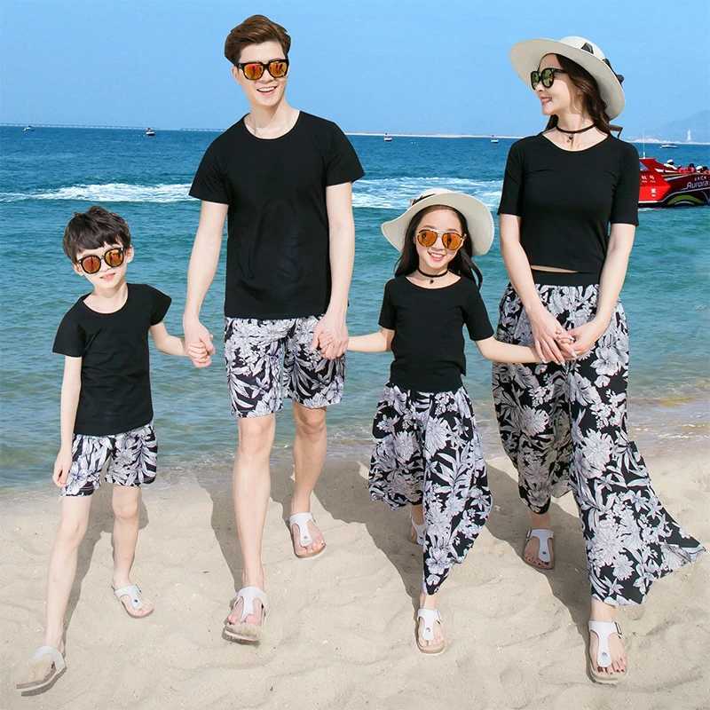 Summer Family Set Casual Mother/Father/Kid T-shirt+Shorts Holiday Beach /Seaside Matching Clothing Couple Matching Clothes W250207