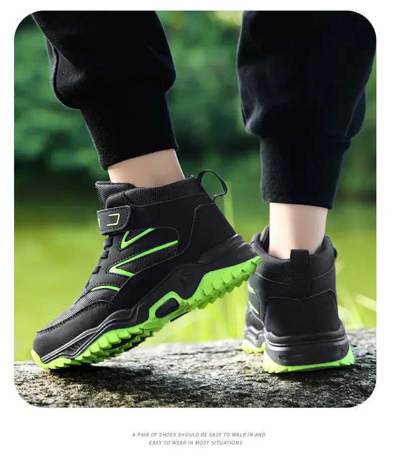 New Fashion Youth Hiking Boots Boys and Girls Hightop Sports Running Shoes Childrens Climbing Travel Basket Sports Shoes W250207