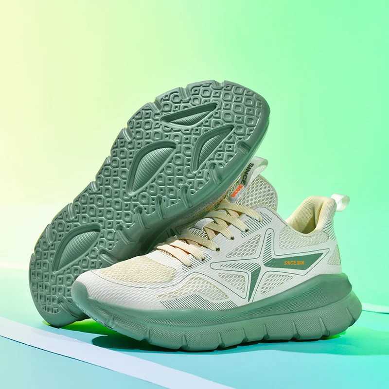 High Quty Couple Sneakers Hot Selling Spring Men Women Soft Anti Slip Outdoor Run Shoes Ultra Light GYM Training Tennis ShoesC250304