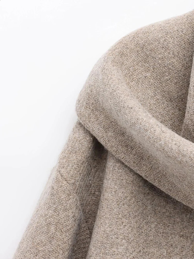 Womens Winter European and American Style Fashionable Allmatch Blended Scarf Round Neck Long Sleeve Coat Jacket 250109