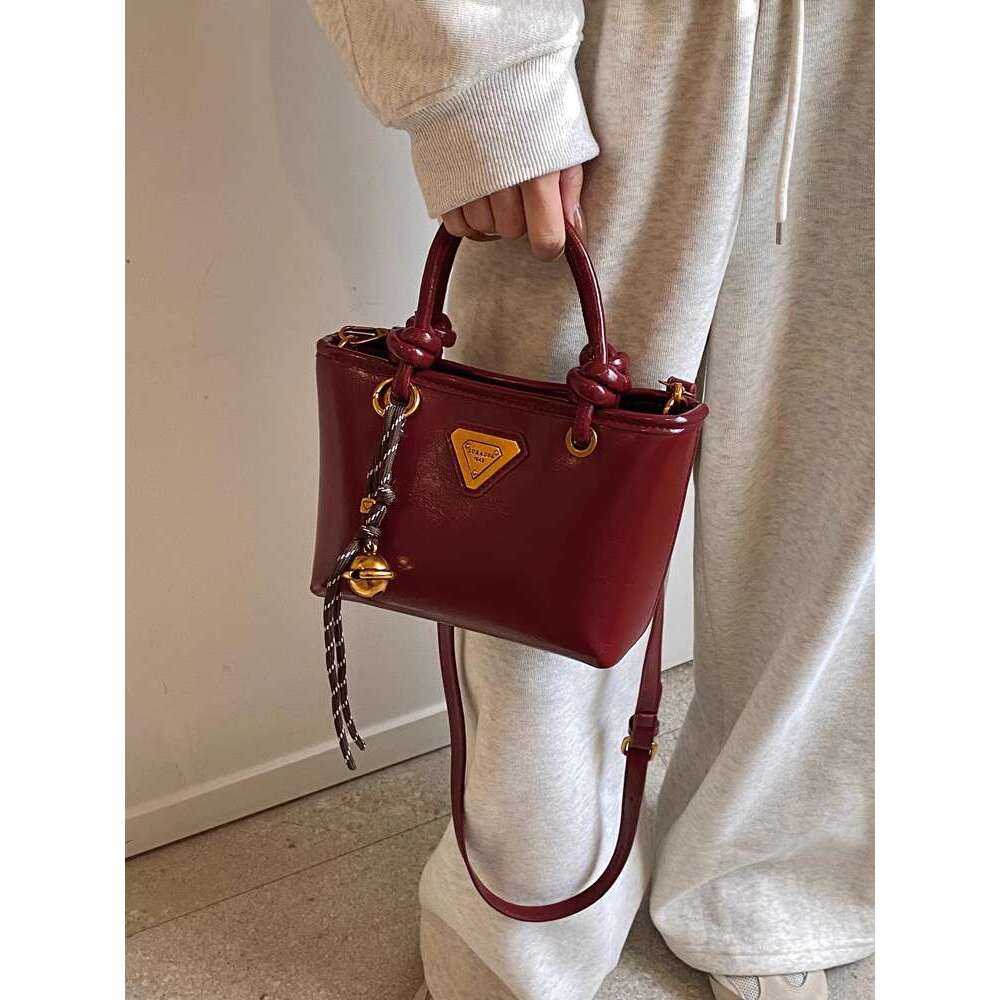 Women's Bags Red Handheld Bucket for Women New Fashionable and Versatile Crossbody Bag, High Grade Bridal Wedding Bag
