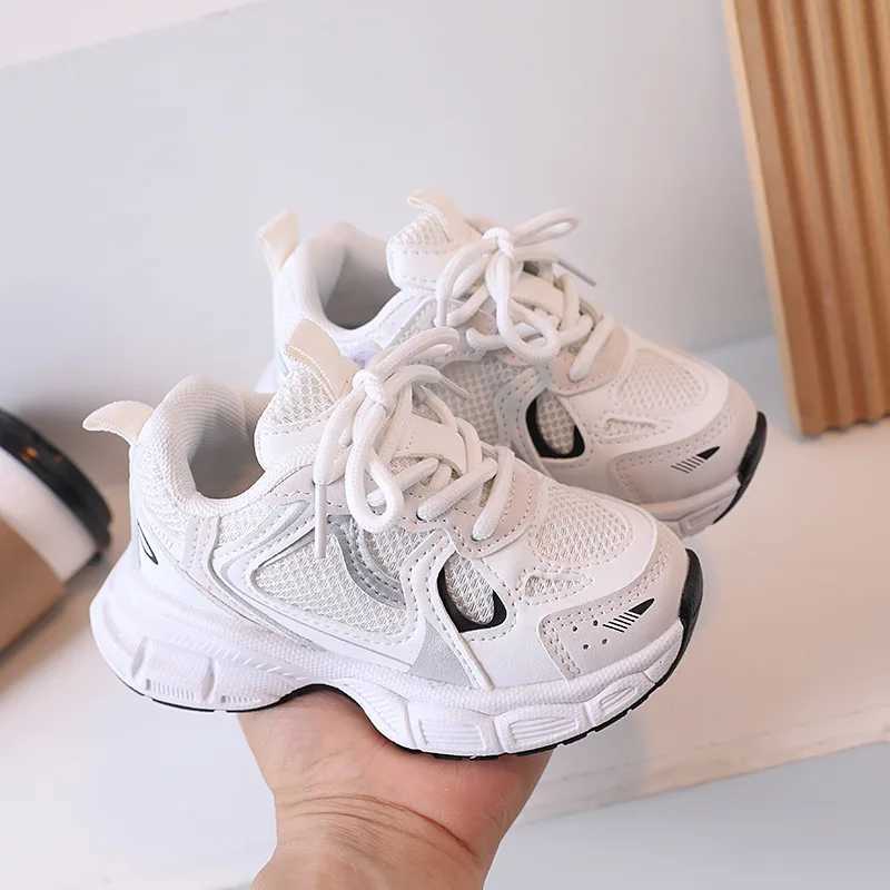 Childrens casual sports shoes and thick soled boys and girls fashion version sports shoes 2024 new childrens mesh breathable running shoesXJ250318