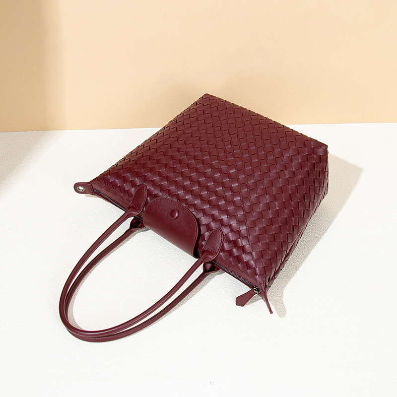 2025 New Fashion Dumpling Bag Hand-woven Bag Large Capacity Pu Leather Hand Crossbody Bag for Women