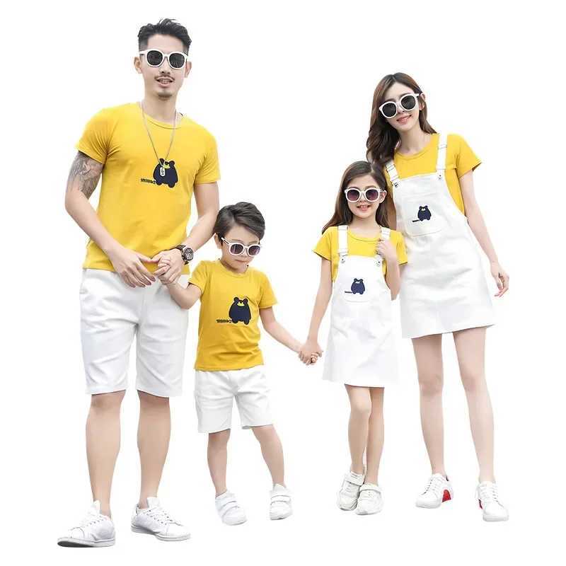 Matching Family Outfits Summer Mum Daughter Strap Dresses Dad Son Cotton T-shirt Shorts Holiday Matching Couple Clothes Seaside W250207