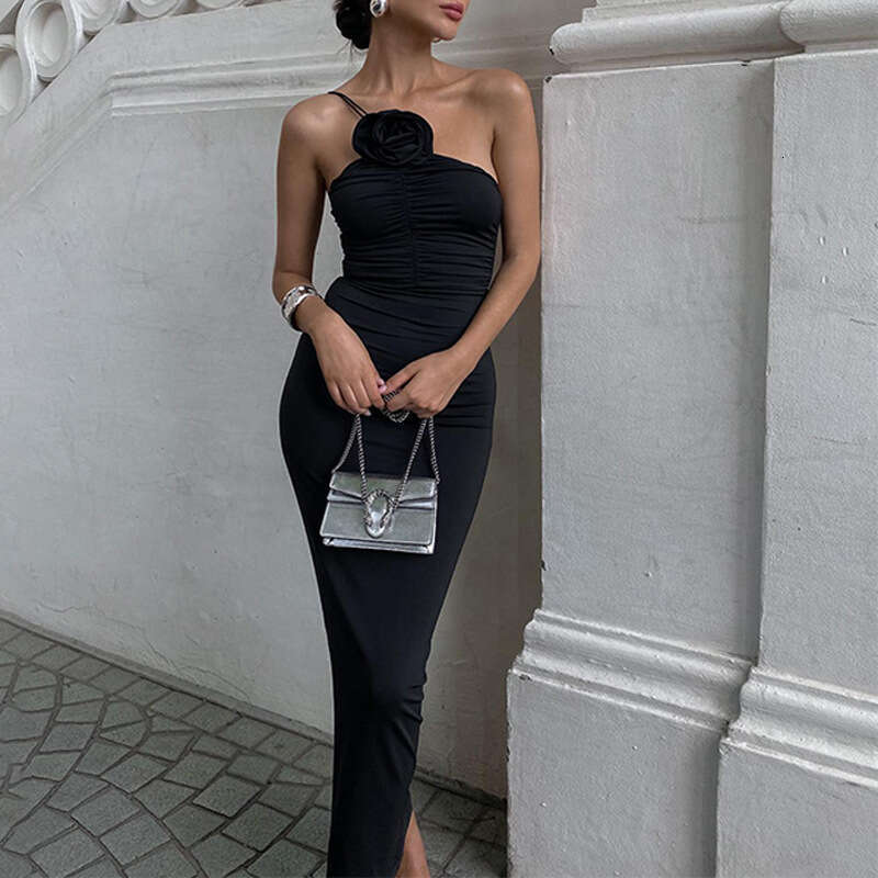 European and American women's 2025 summer sexy backless single shoulder pleated slim fit dress with feminine temperament versatile new trend clot