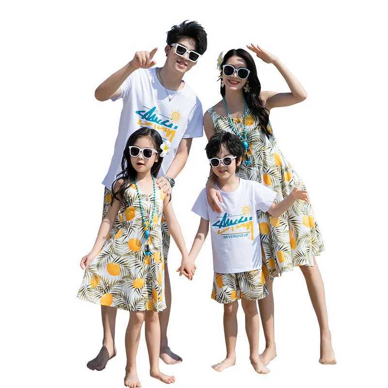Summer Beach Family Matching Outfits Mum Daughter Floral Dresses Dad Son Cotton T-shirt+Shorts Couple Clothes Holiday Seaside W250207