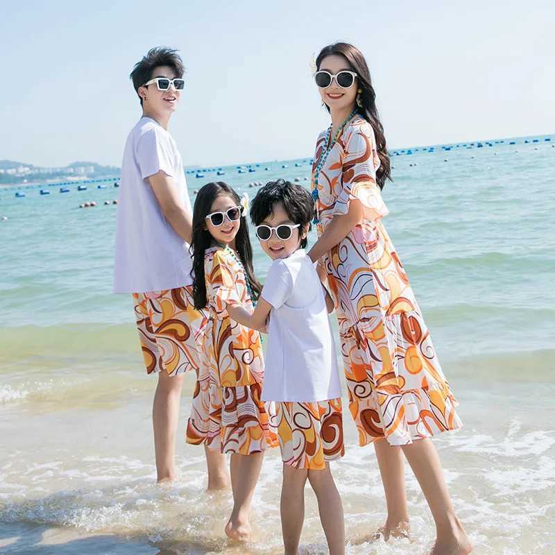 Family matching clothing Summer beach mom daughter casual dress Father son T-shirt+couple clothing Holiday beach photos W250207