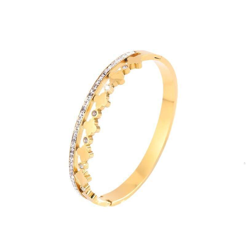 Electroplated titanium steel bracelet, fashionable dia inlaid four leaf clover, light , high-end, non fading best friend bracelet