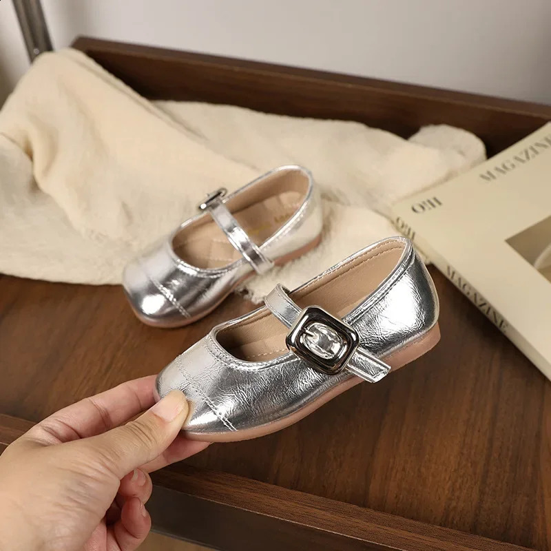 Little Girls Flat Shoes Simple Patchwork Childrens Leather Shoes Solid Color Causal Kids Fashion Shoes Soft Bottom Versatile 250206