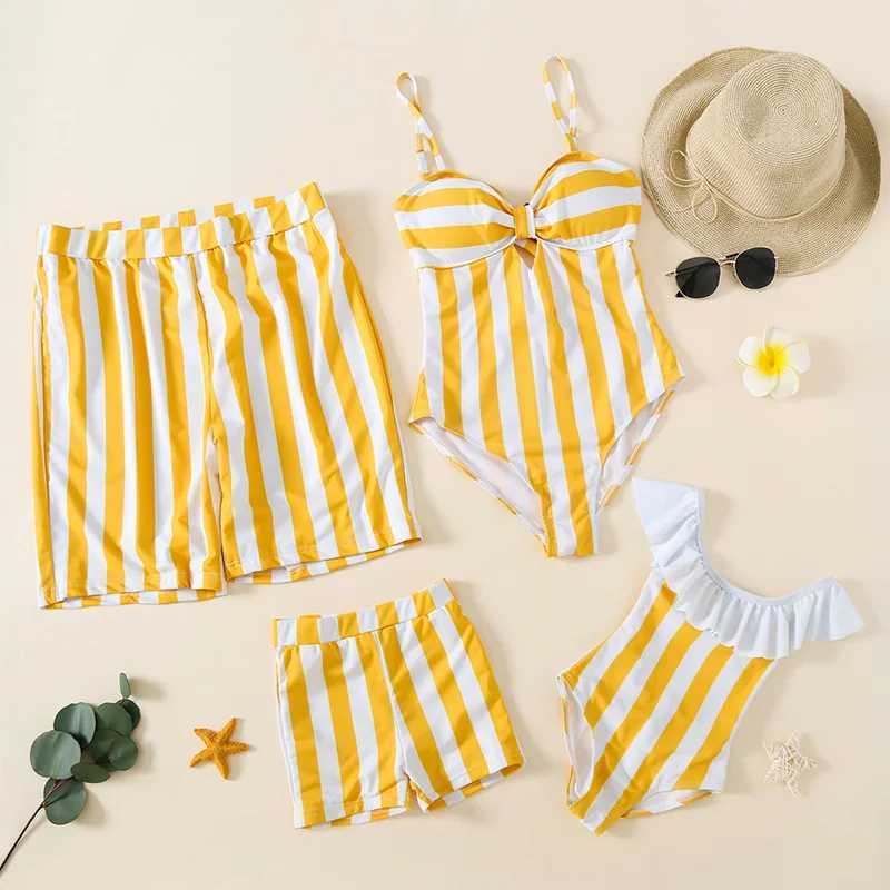 Family Swimwear Striped Mommy and Me Swimsuit Mother Daughter Bikini Family Mtching Clothes Dad Son Swim Trunks Beach Shorts W250207