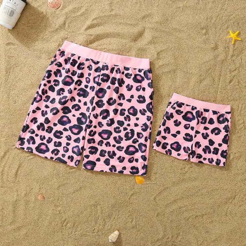 Family Swimwear Mommy Dad and Me Matching Swimsuit Pink Leopard Mother Daughter Bath Suit Father Son Swim Beach Clothes Outfits W250207