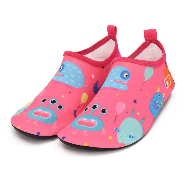 Baby Water Shoes Barefoot Aqua Shoes for Children Rubber Slippers for Swimming in The Sea Kids Beach Shoes Sneakers for Boy Girl 250207