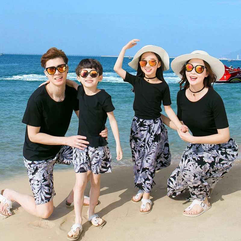 Summer Family Set Casual Mother/Father/Kid T-shirt+Shorts Holiday Beach /Seaside Matching Clothing Couple Matching Clothes W250207