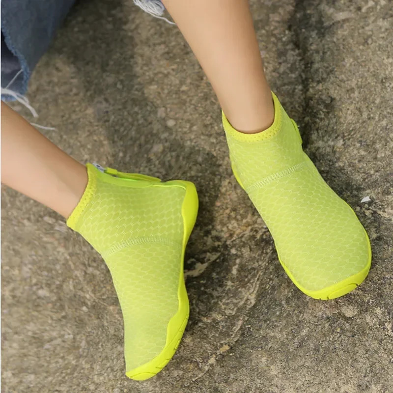 Children Water Shoes Kids Non-Slip Beach Swim Pool Socks Water Shoes Boys Girls Outdoor Quick Dry Barefoot Aqua for Sport Surf 250207