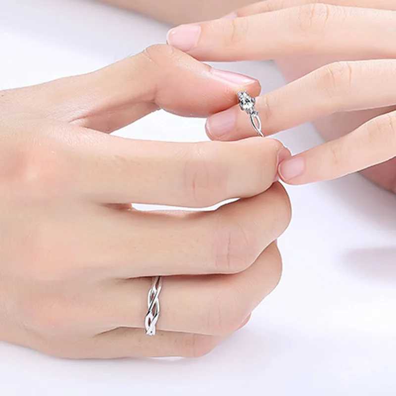 Wanzhi 2024 New Zircon Couple Ring Metal White Crystal Design Wave Hollow Wedding Jewelry Accessories W250207