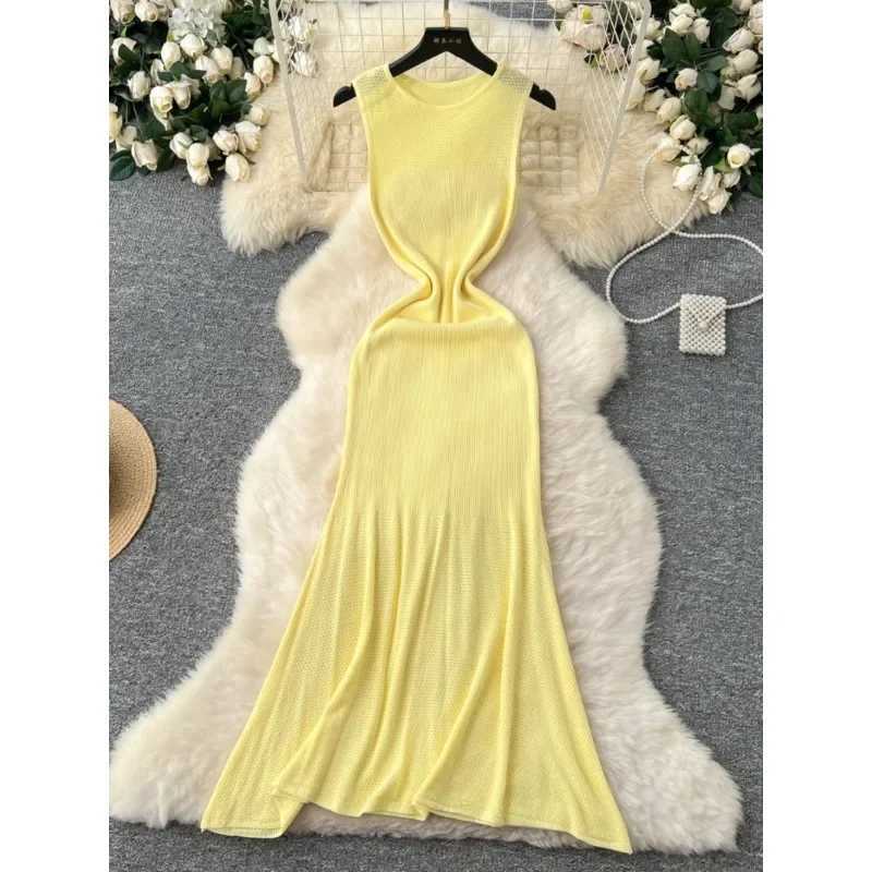 2025 Spring New Knitted Beach Long Dress Summer Womens Slim-fit Slimming Hollow-out Waisted Slim-fit Sveless DressXJ2500207
