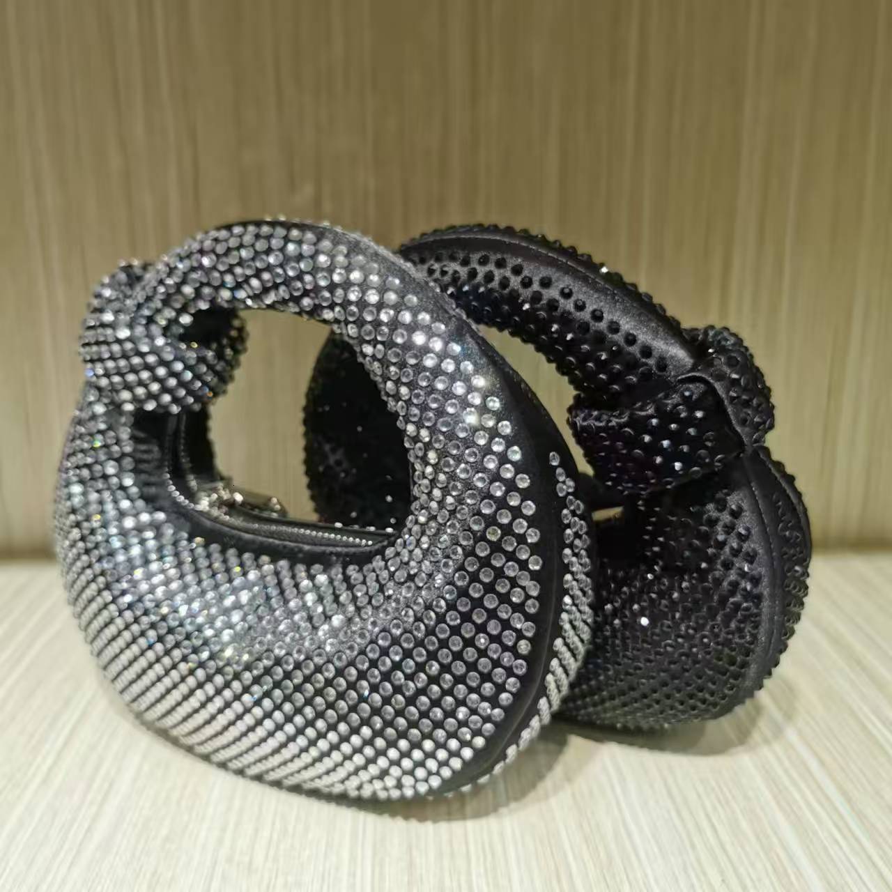 Designer bag women's handbag 2025 new style hand-held small bag shiny and ethereal diamond elegant mini handbag wallet dinner party