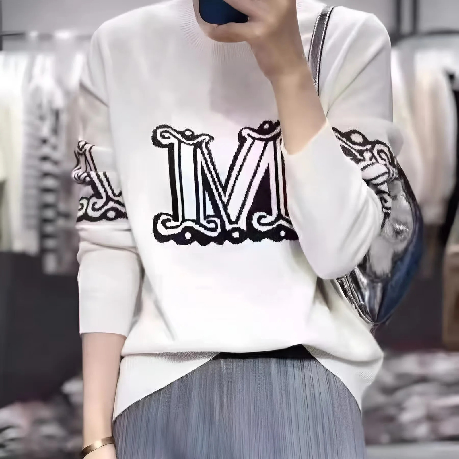 Women fall pullover sweater Elegant round neck loose M letter splicing knitted bottoming shirt fashion musthaves 250113