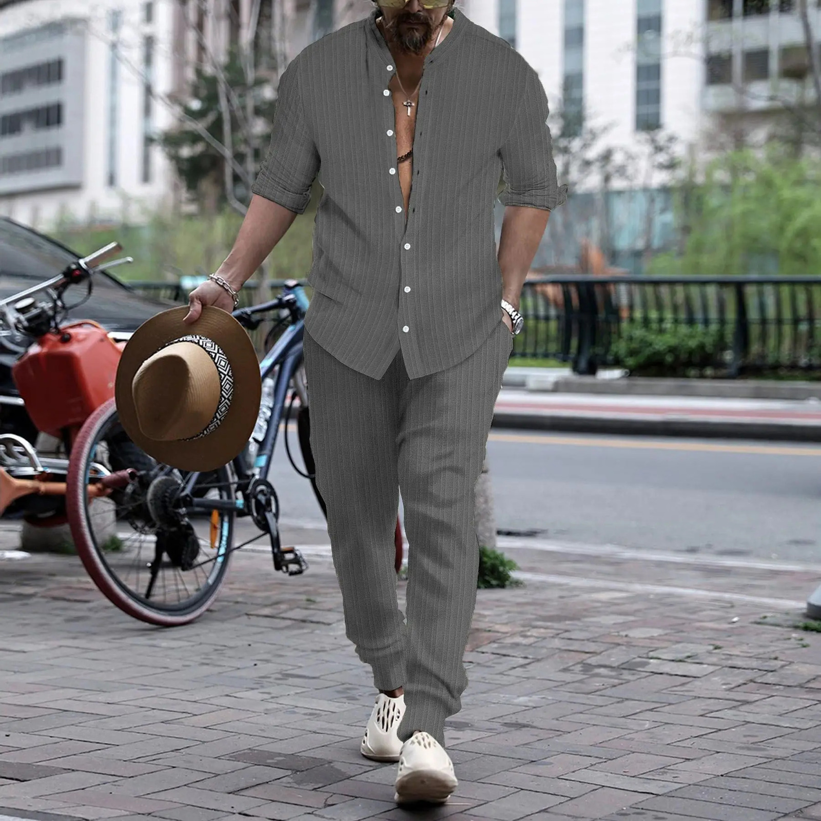 2024 Spring and Autumn mens standup collar striped jacquard shirt clothing Hawaiian sports street fashion suit 250207