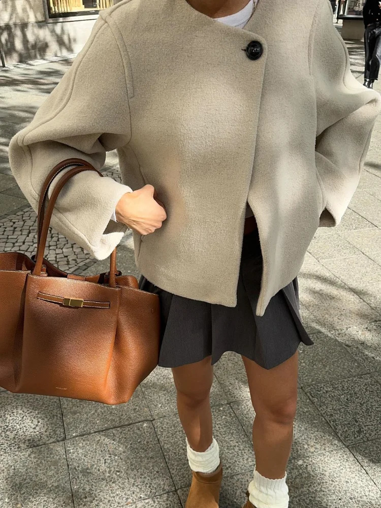 Elegant Solid One Buttons Women Short Woolen Coat Fashion O-neck Long Sleeve Autumn Jacket 2024 Female Chic High Street Overcoat 250107