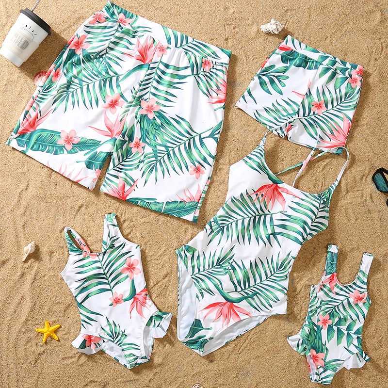 2024 Family Matching Swimsuits One-Piece Mother Daughter Swimwear Leaf Father Son Swim Shorts Beach Mommy and Me Clothes Outfits W250207