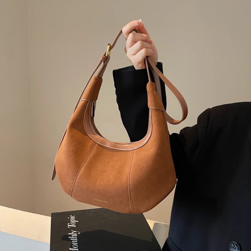 Women Suede Hobo Bag Adjustable Strap Shoulder with Zipper Crescent Trendy Handbag for Work Travel 250206