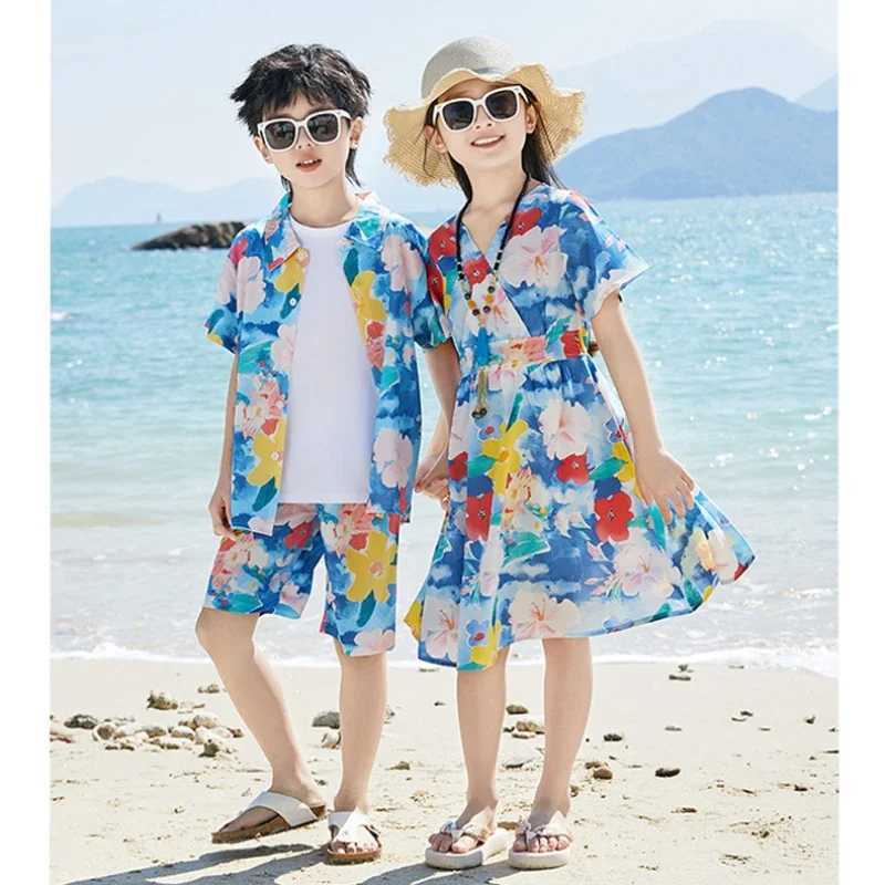 2024 Family Matching Look Dad Son Floral Shirts Two Piece Brother and Sister Beach Clothes Mom Daughter Holiday Dress Vacation W250207