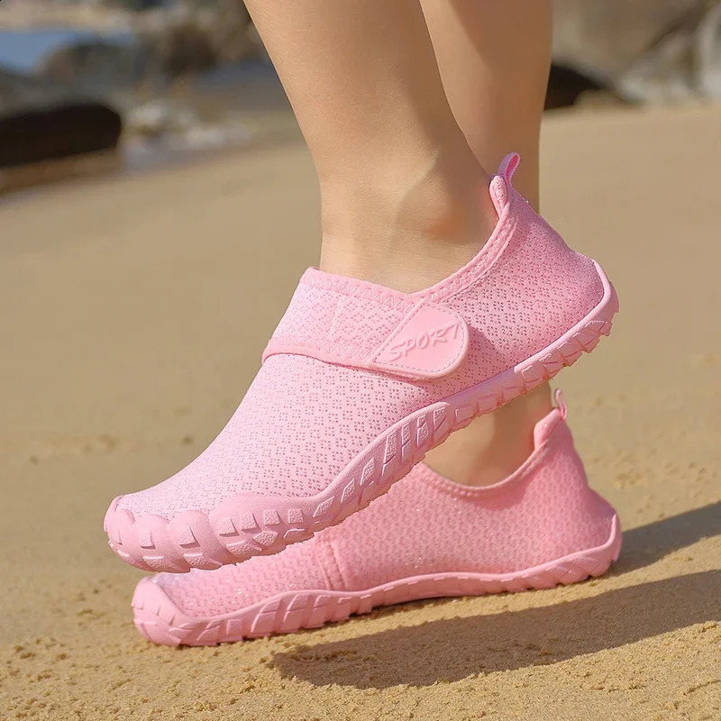 Women Men Aqua Shoes Upstream Wading Barefoot Outdoor Swimming Surf Water Shoes Light Beach Sports Gym Sneakers Unisex 250206