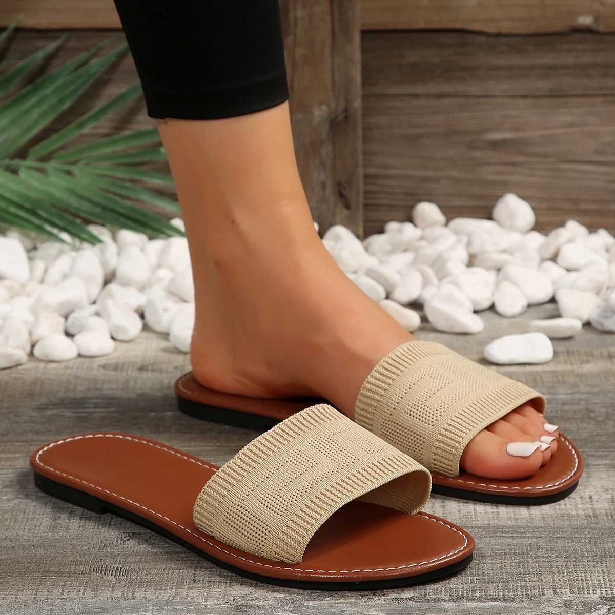 Women Slippers 2024 Summer Luxury Fi Flat Sandals Brown Designer Open Toe N-Slip Outdoor Beac Slides WomenXJ250207
