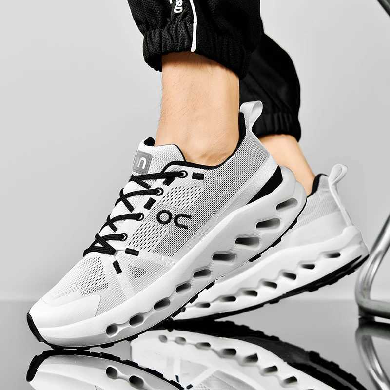 Mens shoes 2025 summer new breathable leisure running shoes students cushioned light trend all soft soled sports shoesC250408