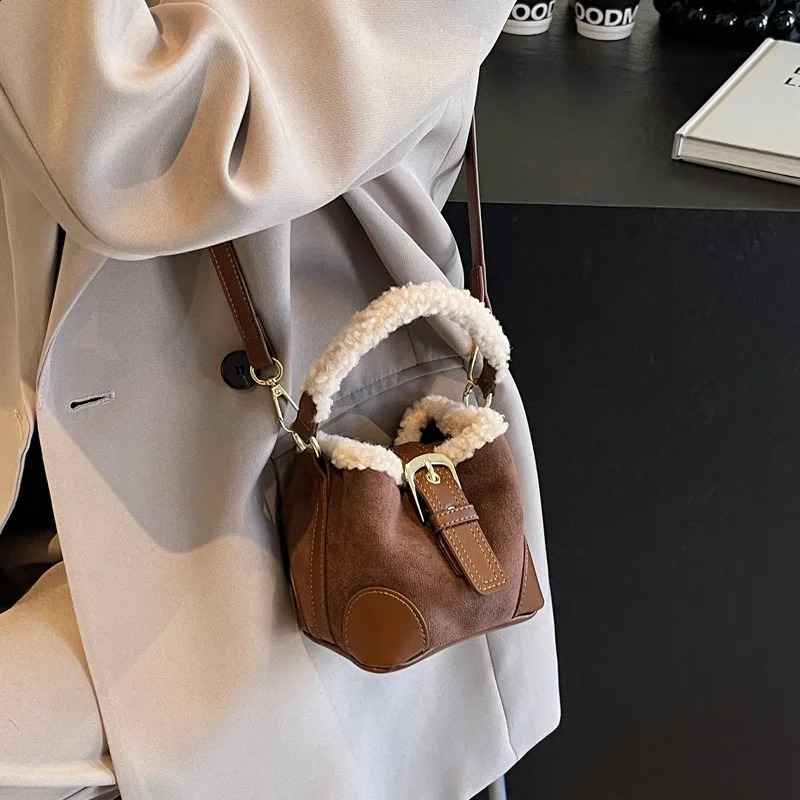 Autumn and Winter Womens Shoulder Bag Casual Retro Plush Versatile Mini Mao Portable Messenger 250206