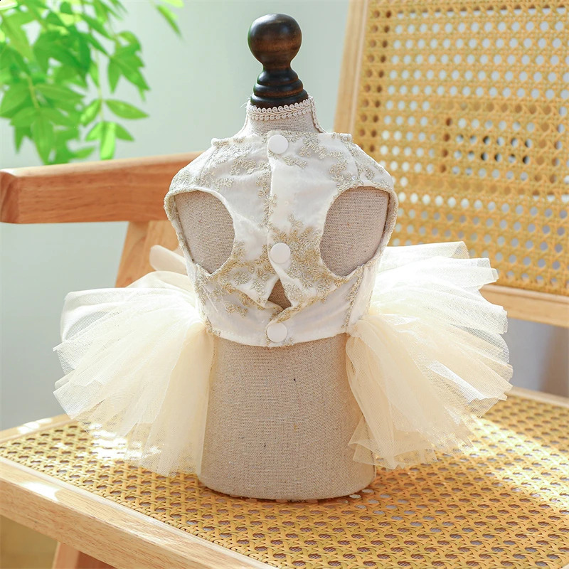Wedding Dresses for Pets Chihuahua er Lace Veil Female Cat Clothes Bow Tie Tutu Skirt Rose Floral Yorkshire Puppy Clothing 250206