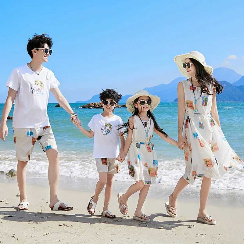 Summer Beach Family Matching Outfits Mother Daughter Seaside Dresses Dad Son Cotton T-shirt+Shorts Couple Clothes Holiday Seaside W250207