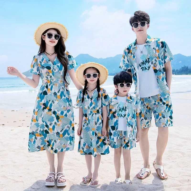 Vacation Area Couple Look Clothing Mom Daughter Dresses Dad Son Outfits SetsFamily Matching Beach Clothes Holiday Parent-child W250207