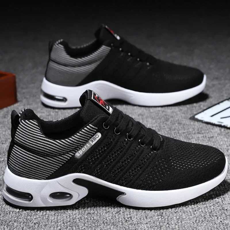 Mens Running Shoes Spring Low Cut Casual Outdoor Walking Shoes Soft Soled Breathable Anti Slip New Sports Shoes for MenC250304