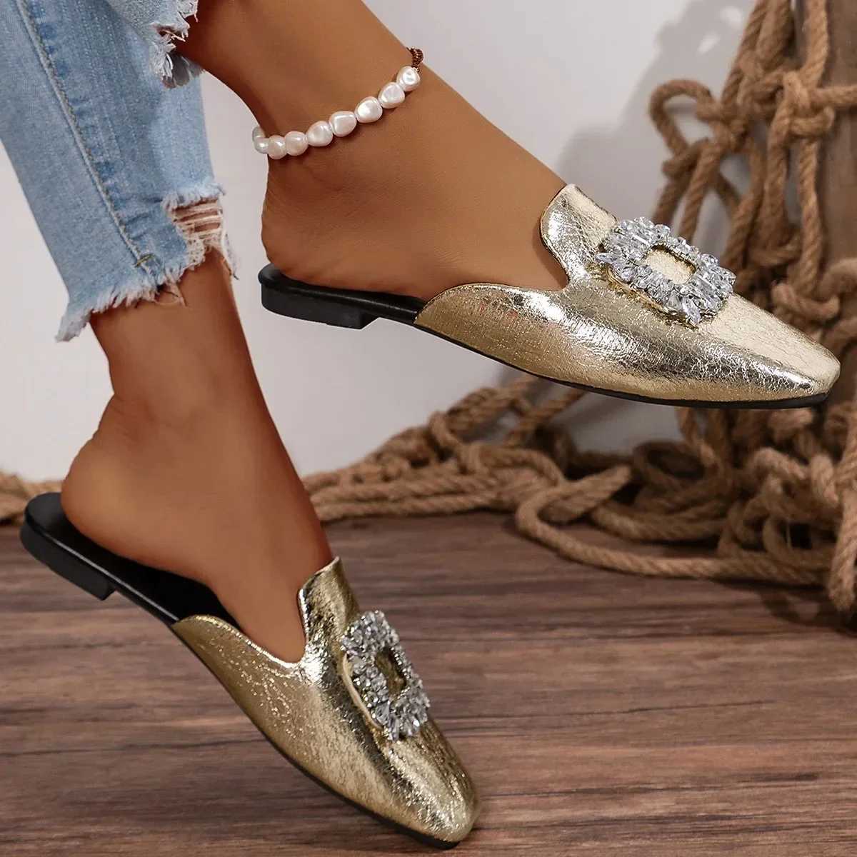 2024 Summer New Womens Square Toe Flat Slippers Rhine Buckle Mules Womens Outdoor Womens Light Casual SlippersXJ250207